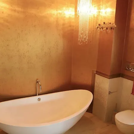 Classe 49, Una In Apartmán Bari