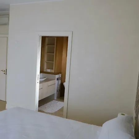 Classe 49, Una In Apartmán Bari